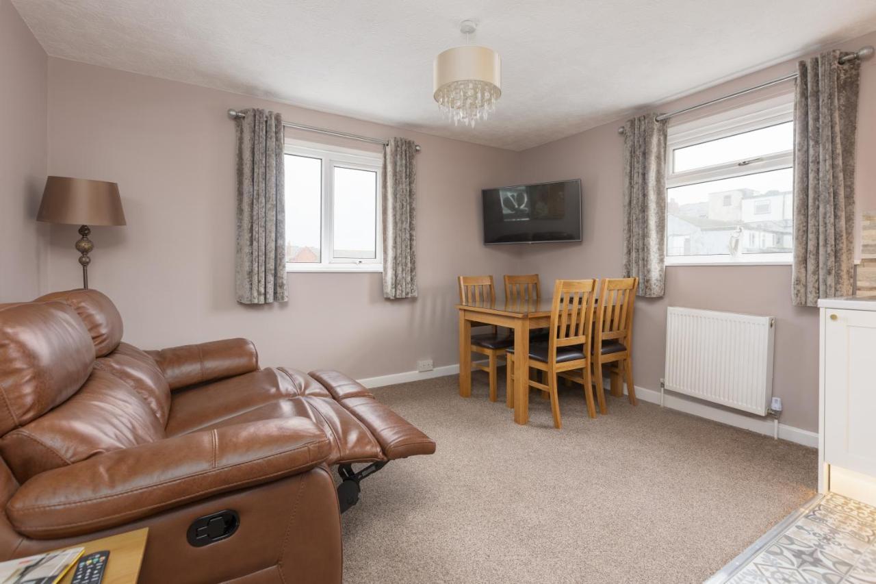 Beachcliffe Holiday Apartments Blackpool Luaran gambar