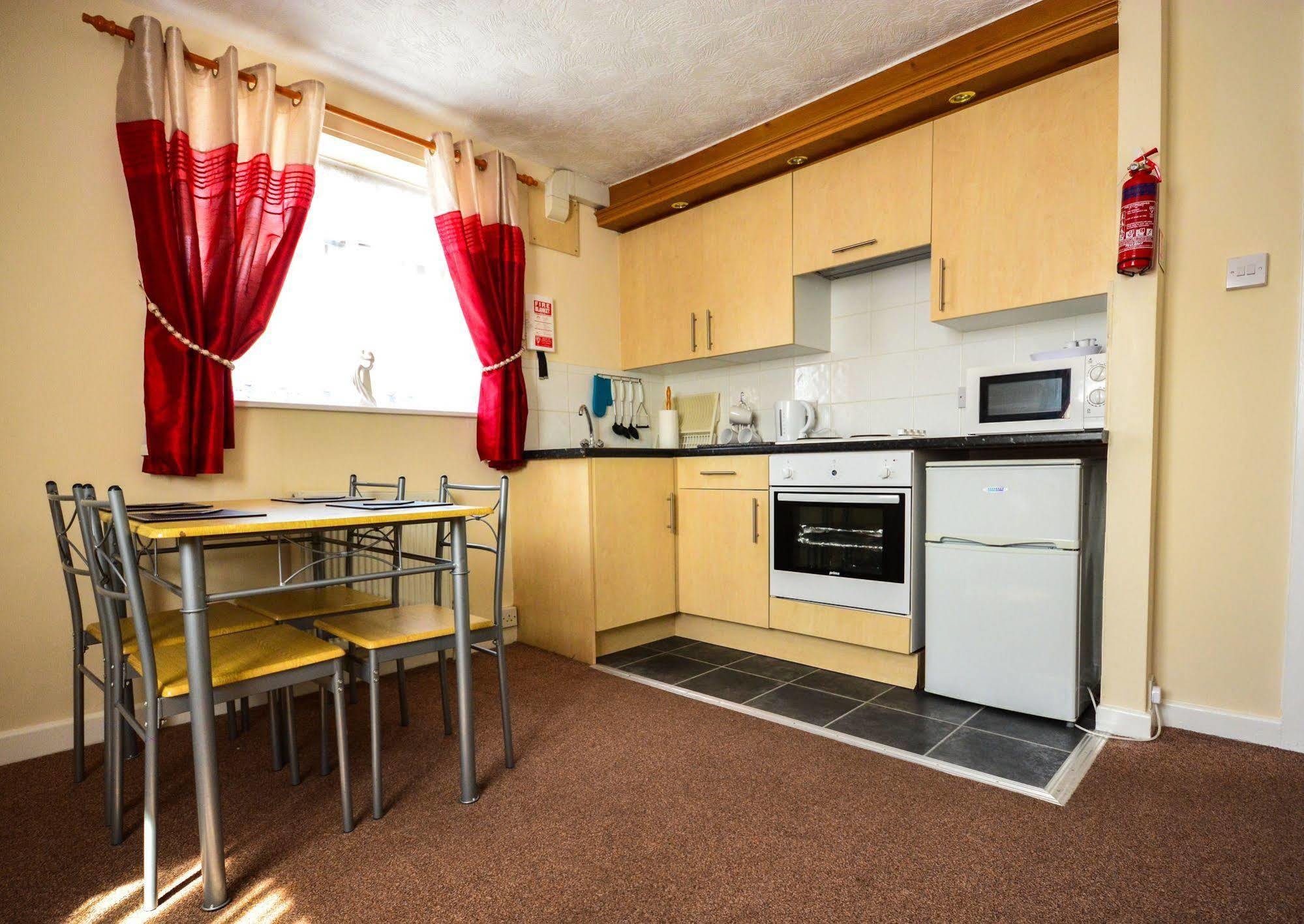Beachcliffe Holiday Apartments Blackpool Luaran gambar